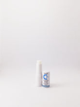 Laden Sie das Bild in den Galerie-Viewer, Ceramol 311 Lippenstick – Intensive Pflege bei trockenen, spröden und rissigen Lippen. Erhältlich im Shop der Helios Apotheke Klosters.