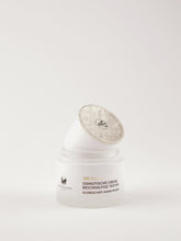 Laden Sie das Bild in den Galerie-Viewer, Osmotische Creme Reichhaltige Textur