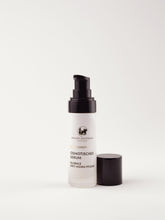 Laden Sie das Bild in den Galerie-Viewer, Osmotisches Serum – Globaler Anti-Aging Booster mit tiefenwirksamer Zellregeneration. Erhältlich im Shop der Helios Apotheke Klosters.