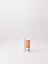 Laden Sie das Bild in den Galerie-Viewer, Sonnenstick für empfindliche Lippen LSF 50+ – Sehr hoher Schutz mit Full Spectrum Filtersystem vor UVA-UVB-IR-Strahlen. Erhältich im Shop der Helios Apotheke Klosters.
