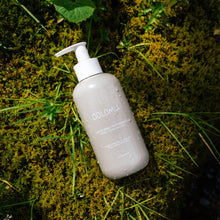 Laden Sie das Bild in den Galerie-Viewer, Dolomia Botanical Fit Körpercreme – Neue Energie und Vitalität für eine elastischere und lang anhaltend mit Feuchtigkeit versorgte Haut. Erhältlich im Shop der Helios Apotheke Klosters.