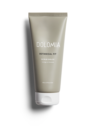 Dolomia Botanical Fit Körperpeeling – Dieses Peeling auf Zuckerbasis kräftigt und erneuert die Haut sanft, aber intensiv. Erhältlich im Shop der Helios Apotheke Klosters.