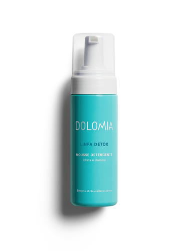 Dolomia Linfa Detox Reinigungsschaum – Entfernt Giftstoffe und Unreinheiten für eine elastische, frische und strahlende Haut. Enthält nur natürliche Tenside. Erhältlich im Shop der Helios Apotheke Klosters.