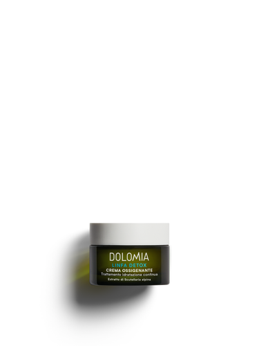 Dolomia Linfa Detox Sauerstoffspendende Gesichtscreme – aktiviert die Vitalität der Haut und verbessert die Hautfeuchtigkeit. Tag für Tag sorgt die frische, angenehme Textur für eine strahlende, aufgepolsterte und gestärkte Haut. Erhältlich im Shop der Helios Apotheke Klosters.