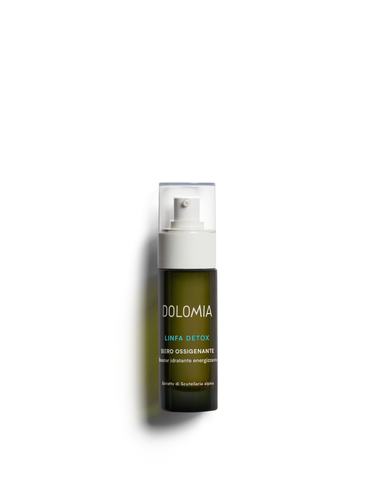 Dolomia Linfa Detox Sauerstoffspendendes Gesichtsgel – Entgiftende Pflege. Unterstützt die essenziellen Zyklen der Sauerstoff- und Feuchtigkeitsversorgung der Haut. Erhältlich im Shop der Helios Apotheke Klosters.