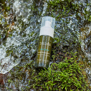Dolomia Linfa Detox Sauerstoffspendendes Gesichtsgel – Entgiftende Pflege. Unterstützt die essenziellen Zyklen der Sauerstoff- und Feuchtigkeitsversorgung der Haut. Erhältlich im Shop der Helios Apotheke Klosters.