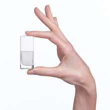 Laden Sie das Bild in den Galerie-Viewer, Dolomia Nail Care aufhellende Nagellackbasis – Anti-Gelb-Wirkung mit pflanzlichen Pflegestoffen und blauem Perlenextrakt. Erhältlich im Shop der Helios Apotheke Klosters.