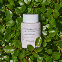 Laden Sie das Bild in den Galerie-Viewer, Dolomia Nail Care Nagellackentferner – Entfernt schnell und effektiv den Nagellack, ohne Aceton. Erhältlich im Shop der Helios Apotheke Klosters.