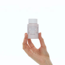 Laden Sie das Bild in den Galerie-Viewer, Dolomia Nail Care Nagellackentferner – Entfernt schnell und effektiv den Nagellack, ohne Aceton. Erhältlich im Shop der Helios Apotheke Klosters.