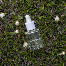 Laden Sie das Bild in den Galerie-Viewer, Dolomia Nail Care Nagelpflegeöl – intensive Pflege für Nägel und Nagelhaut. Erhältlich im Shop der Helios Apotheke Klosters.