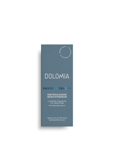 Dolomia Phyto Defence+ Erstrahlendes Gesichtsserum – schenkt Leuchtkraft und Intensivpflege gegen Pigmentflecken für Gesicht und Hände. Erhältlich im Shop der Helios Apotheke Klosters.