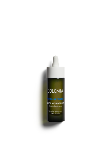 Dolomia Phyto Defence+ Erstrahlendes Gesichtsserum – schenkt Leuchtkraft und Intensivpflege gegen Pigmentflecken für Gesicht und Hände. Erhältlich im Shop der Helios Apotheke Klosters.