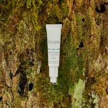 Laden Sie das Bild in den Galerie-Viewer, Dolomio Phyto Defence+ Schutzfluid UV-Block – Schutz vor UV-Stress-Smog, Anti-Pollution-Fluid. Erhältlich im Shop der Helios Apotheke Klosters.