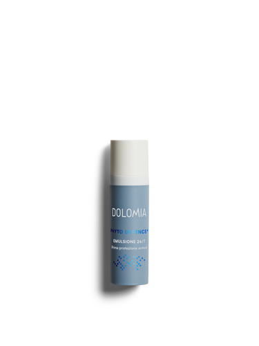 Dolomia Phyto Defence 24/7 Serum – Ein Must-Have Serum, das die Haut rundum vor schädlichen Umwelteinflüssen schützt. Erhältlich im Shop der Helios Apotheke Klosters.