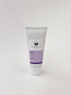Enzym Peeling – für eine tiefenwirksam erneuerte Haut, die sofort glatter, strahlender und frischer erscheint. Erhältlich im Shop der Helios Apotheke Klosters.