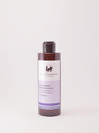 Antischuppen Physio-Shampoo – wirkt lindernd und wirkt der Schuppenbildung entgegen. Erhältlich im Shop der Helios Apotheke Klosters.