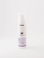 Hyaluron Sanftes Peeling mit 10%Glykol-Komplex – Intensive Nachtpflege mit hauterneuerndem Effekt. Erhältich im Shop der Helios Apotheke Klosters.