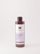 Talgregulierendes Physio-Shampoo XP – reinigt Kopfhaut und Haare, verhindert das schnelle Nachfetten der Haare. Erhältlich im Shop der Helios Apotheke Klosters.