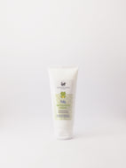 Baby Hautschutzcreme mit Panthenol und Baumwollöl – Pflegt und beruhigt, für Gesicht und Körper. Erhältlich im Shop der Helios Apotheke Klosters.
