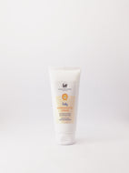 Baby Wundschutzcreme mit Zinkoxid und Baumwollöl – Schützt die Haut und beugt Rötungen und Reizungen vor. Erhältlich im Shop der Helios Apotheke Klosters.