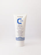 Ceramol 311 Creme – Reparatur und Aufbau der Hautbarriere bei Ekzemen und Dermatitis unterschiedlicher Ursache. Erhältlich im Shop der Helios Apotheke Klosters.